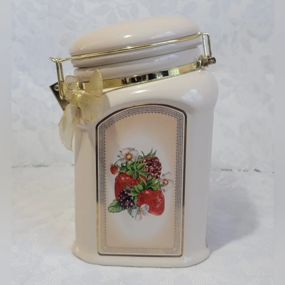 Vintage Knott's Berry Farm Ceramic Canister Cookie Jar Tilted Lid Gold Trim